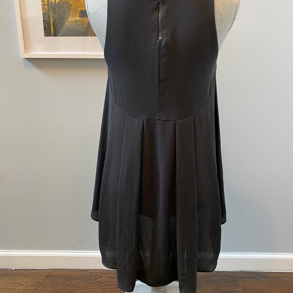 Elizabeth and James Asymmetric Beautiful Black Top Size XS